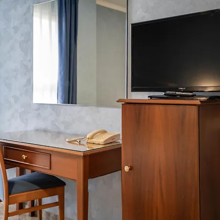 巴托斯酒店 酒店 4*