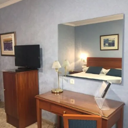 ホテル Bartos アルムサフェス